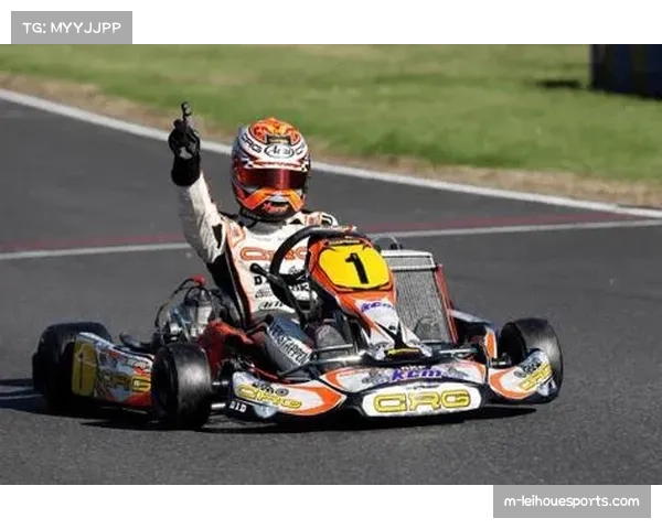 佩雷兹扮演关键僚机角色 墨西哥车手日本站顽强防守助队友undercut成功 佩雷兹扮演关键僚机角色 墨西哥车手日本站顽强防守助队友undercut成功